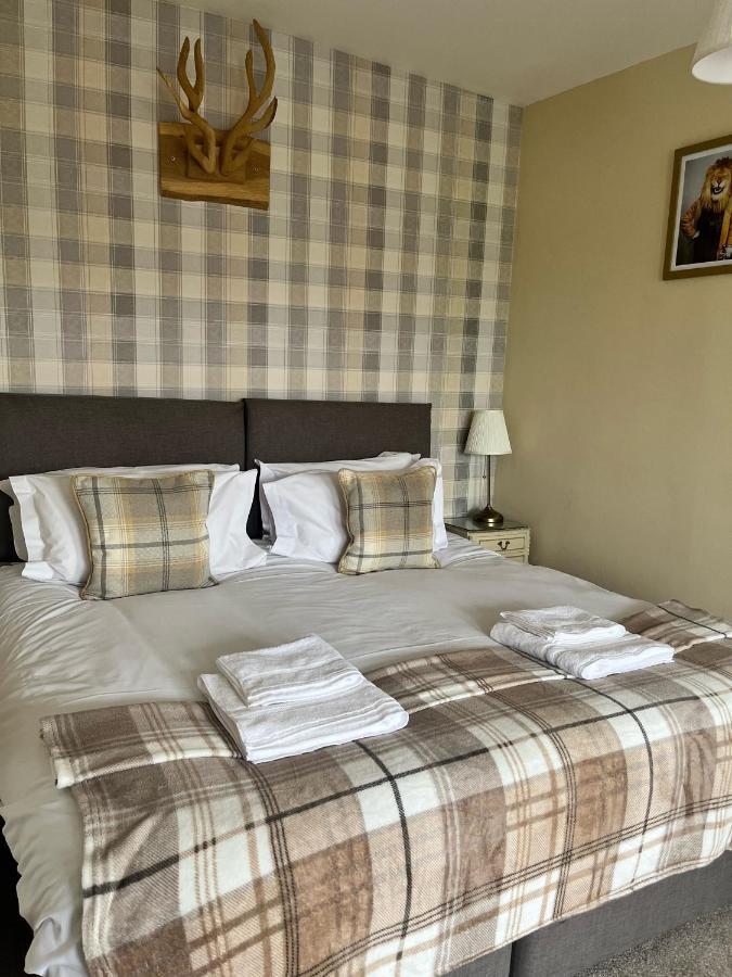 The Lion Hotel Llansantffraid-ym-Mechain Екстер'єр фото
